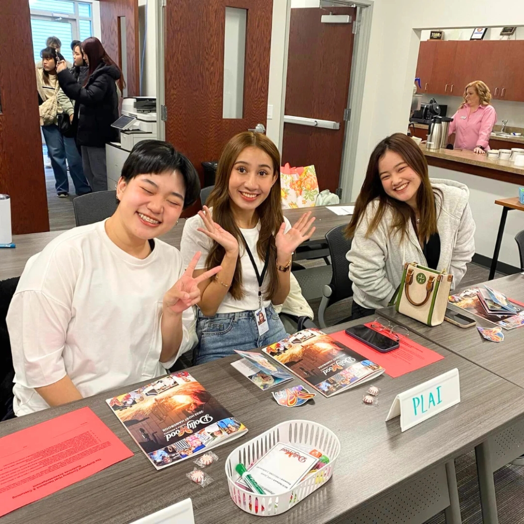 รีวิว review New Step Dollywood Work and Travel Pigeon Forge Tennessee wat2023 culinary food team member ทำงานต่างประเทศ แลกเปลี่ยนวัฒนธรรม ทำงานปิดเทอม ฝึกภาษา อังกฤษ