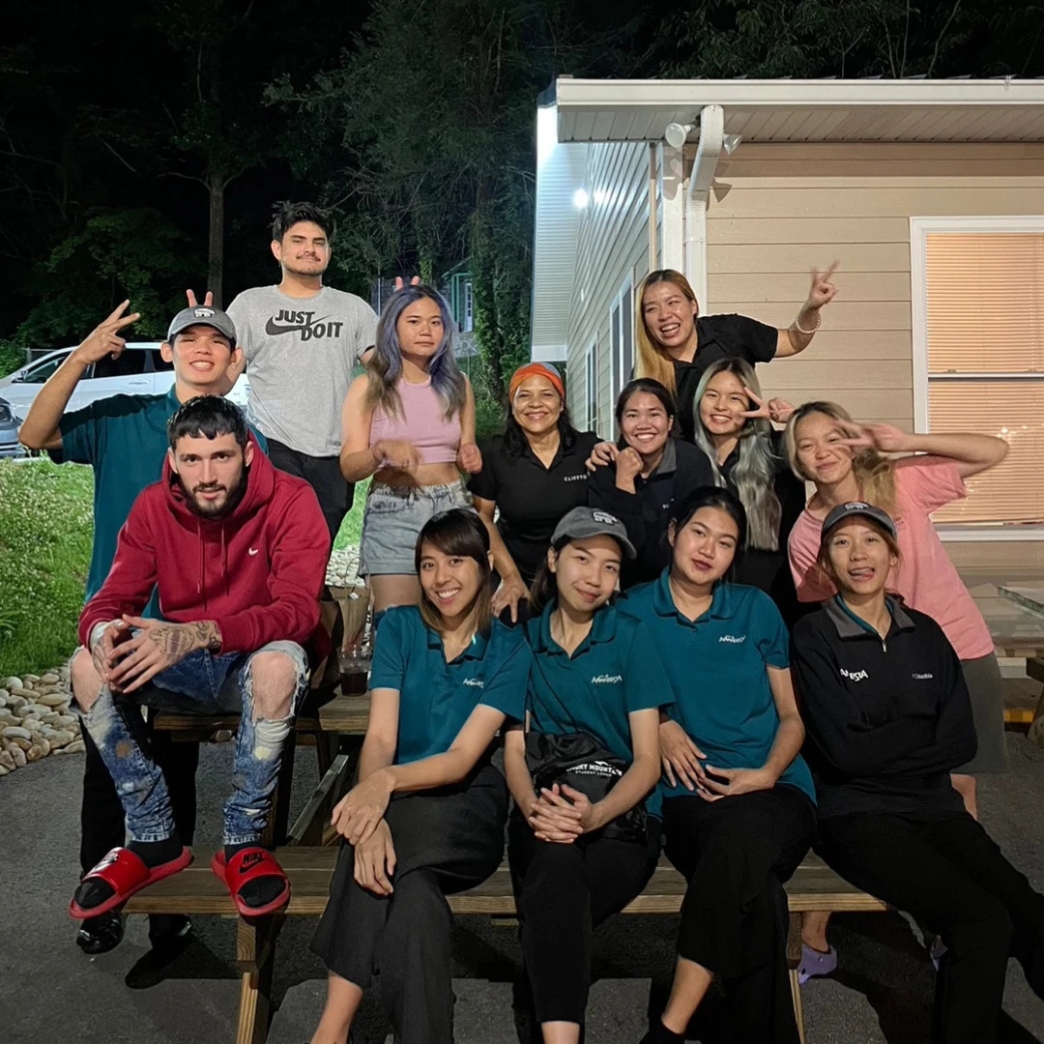 รีวิว review New Step Anakeesta Work and Travel wat 2023 Utility Tennessee
เอเจนซี่ Work and Travel ปี4 วีซ่า NewStep
ดำเนินงานไว เอกสารเสร็จไว ส่งเข้าสัมวีซ่า เตรียมเอกสารไว วันบินไปส่งสนามบิน พี่ทีมงานเป็นกันเอง ตอบทุกข้อสงสัย ตอบไลน์ไว ให้ข้อมูลไว ประทับใจ