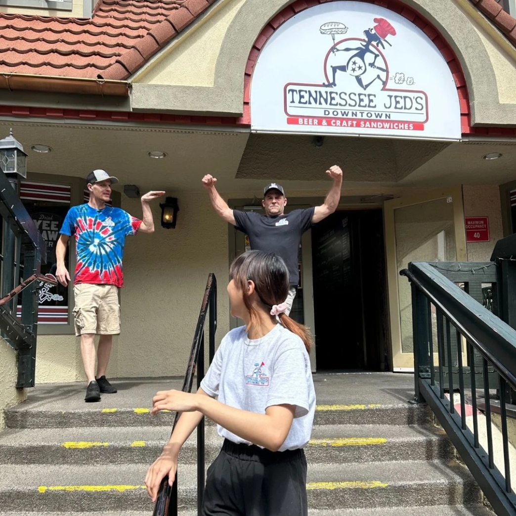 รีวิว review New Step Anakeesta Work and Travel wat 2023 Utility Tennessee
ฝึกภาษา ได้ความมั่นใจ สื่อสาร