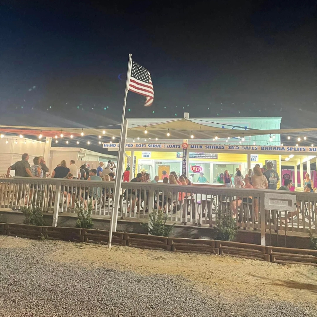 รีวิว review New Step Thomas Donut and Snack Shop Work and Travel Panama City Beach Florida wat2021 เมือง สภาพอากาศ การเดินทาง เมืองติดทะเล บ้านนอก มีที่เที่ยว ที่ช็อปปิ้ง ช็อปปิ้ง อากาศคล้ายไทย แดดแรง หนาวกว่าไทยหน่อยนึง พี่เจ้าาของบ้านรับส่ง