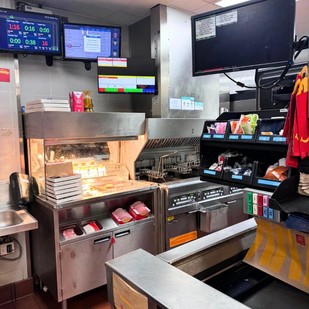 สังคม สังคมการทำงาน manager เพื่อนร่วมงาน review New Step McDonald's Work and Travel Destin Florida wat2024 Team Member ทำงานต่างประเทศ แลกเปลี่ยนวัฒนธรรม ทำงานปิดเทอม ฝึกภาษา อังกฤษ