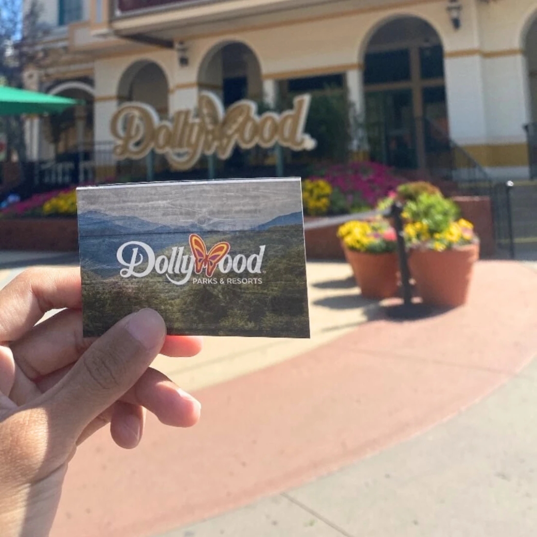 วันเดย์ออฟ วันหยุด วันเที่ยว ท่องเที่ยว เมือง ช้อปปิ้ง สวัสดิการ การเดินทาง รีวิว review New Step Camp Margaritaville RV Resort & Lodge Work and Travel Pigeon Forge Tennessee wat2024 Food Runner ทำงานต่างประเทศ แลกเปลี่ยนวัฒนธรรม ทำงานปิดเทอม ฝึกภาษา อังกฤษ