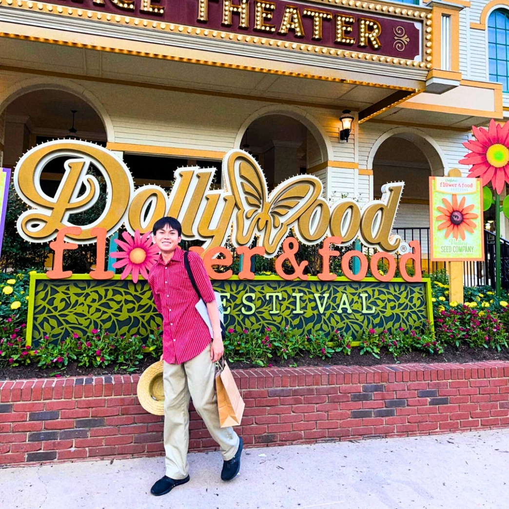รีวิวงาน สวนสนุก รีวิว review New Step Dollywood Work and Travel Pigeon Forge Tennessee wat2022 Attractions Team ทำงานต่างประเทศ แลกเปลี่ยนวัฒนธรรม ทำงานปิดเทอม ฝึกภาษา อังกฤษ