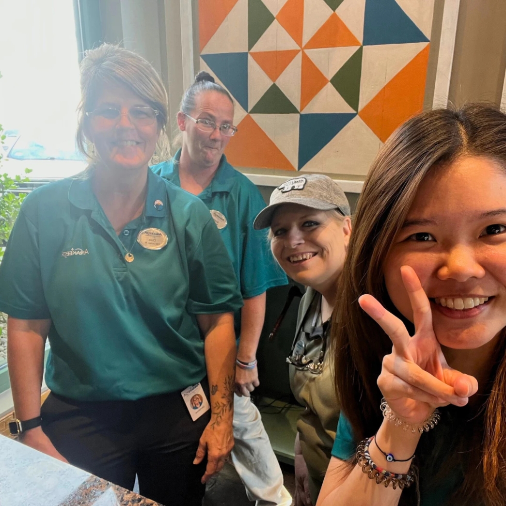 รีวิว review New Step Anakeesta Work and Travel wat 2023 Retail Tennessee